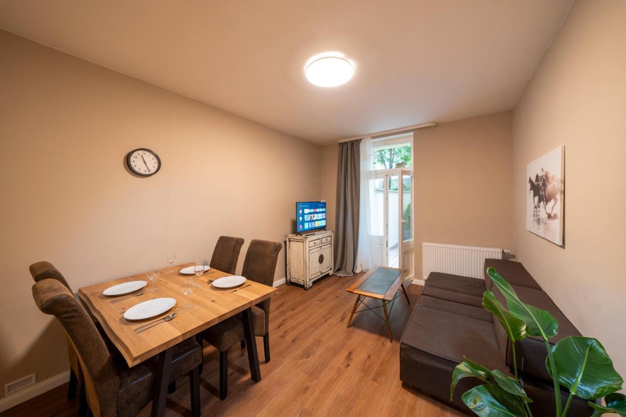 Apart Hotel Zborovska Прага Екстер'єр фото