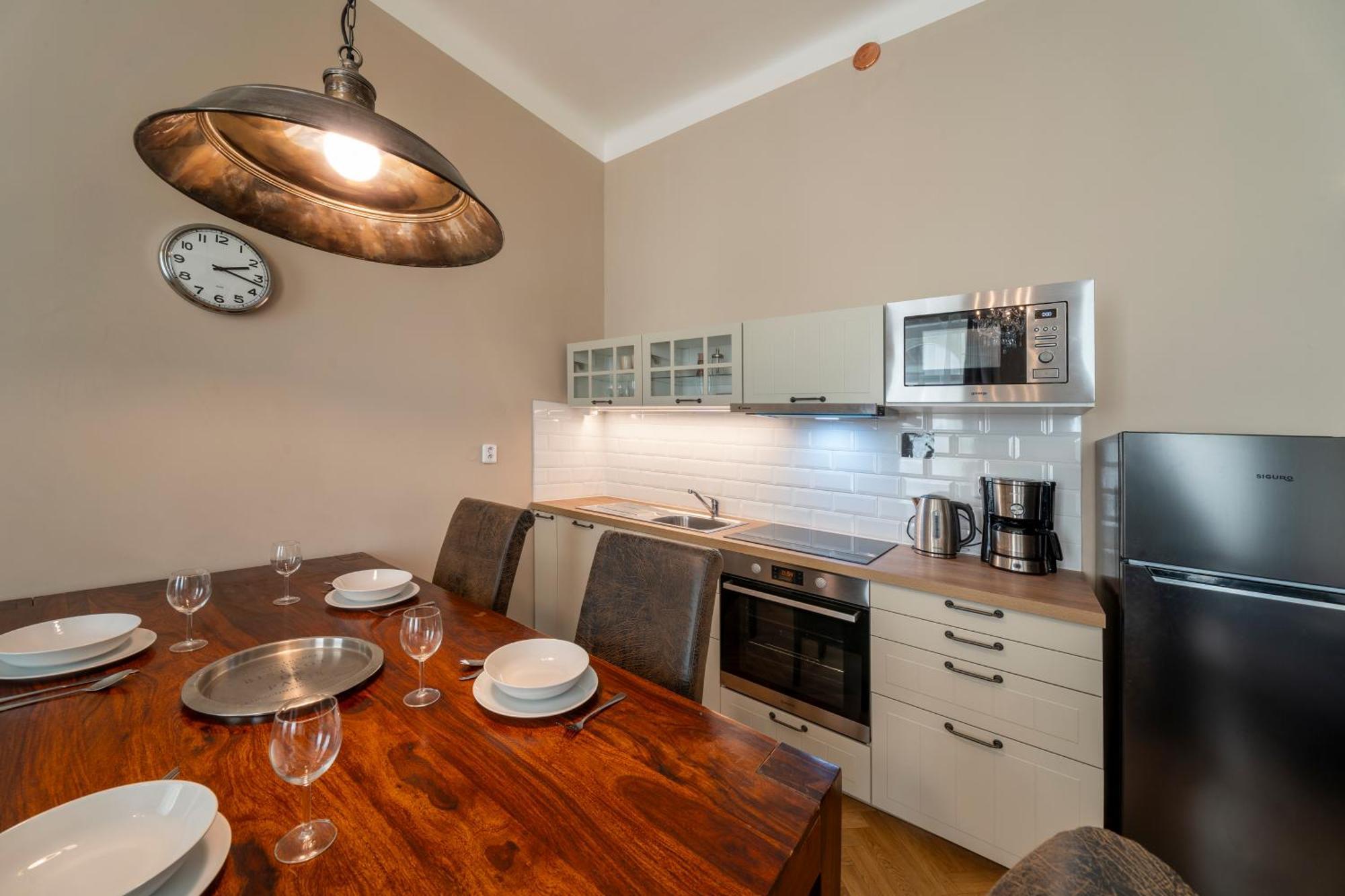 Apart Hotel Zborovska Прага Екстер'єр фото