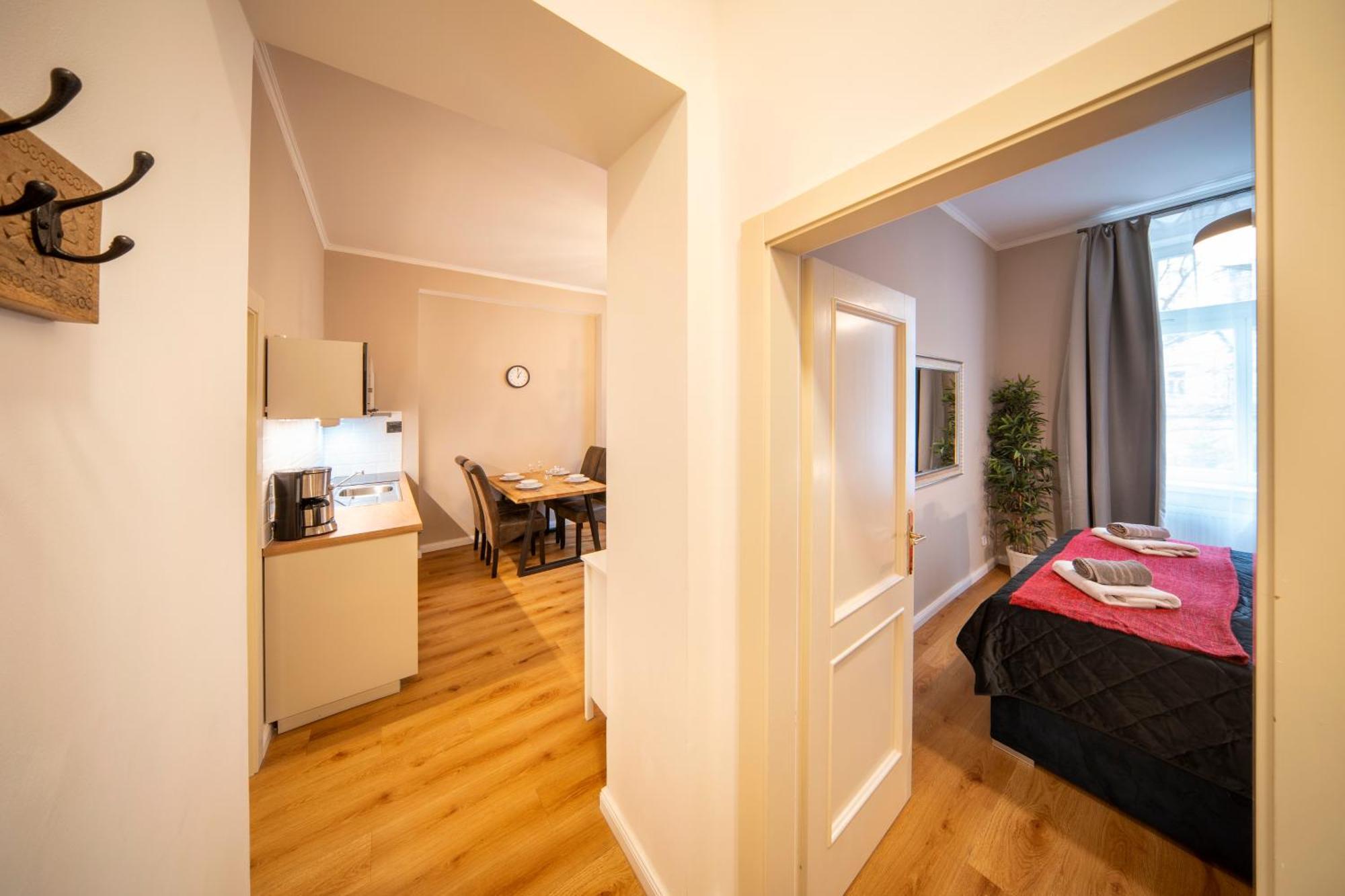 Apart Hotel Zborovska Прага Екстер'єр фото