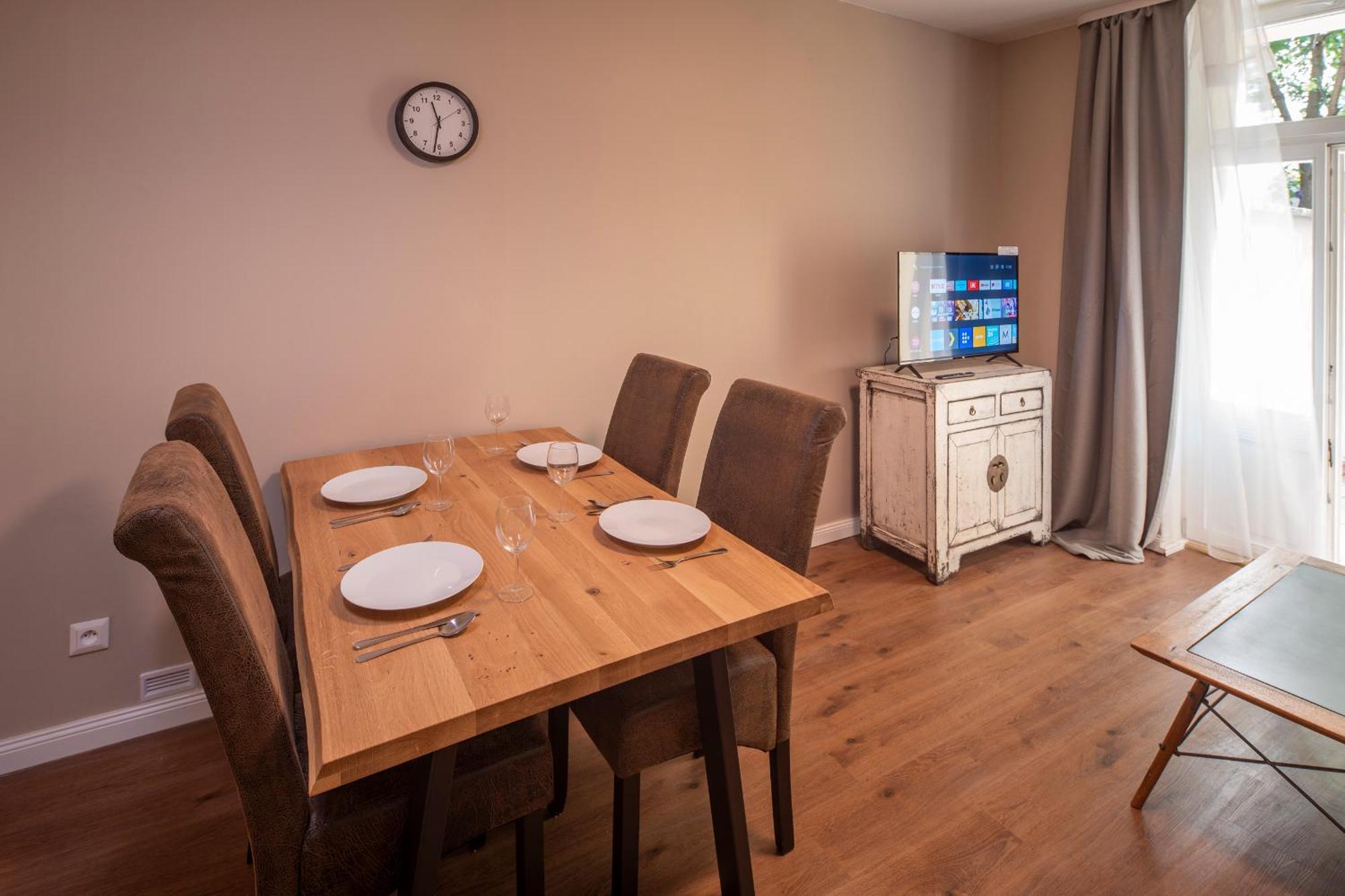 Apart Hotel Zborovska Прага Екстер'єр фото